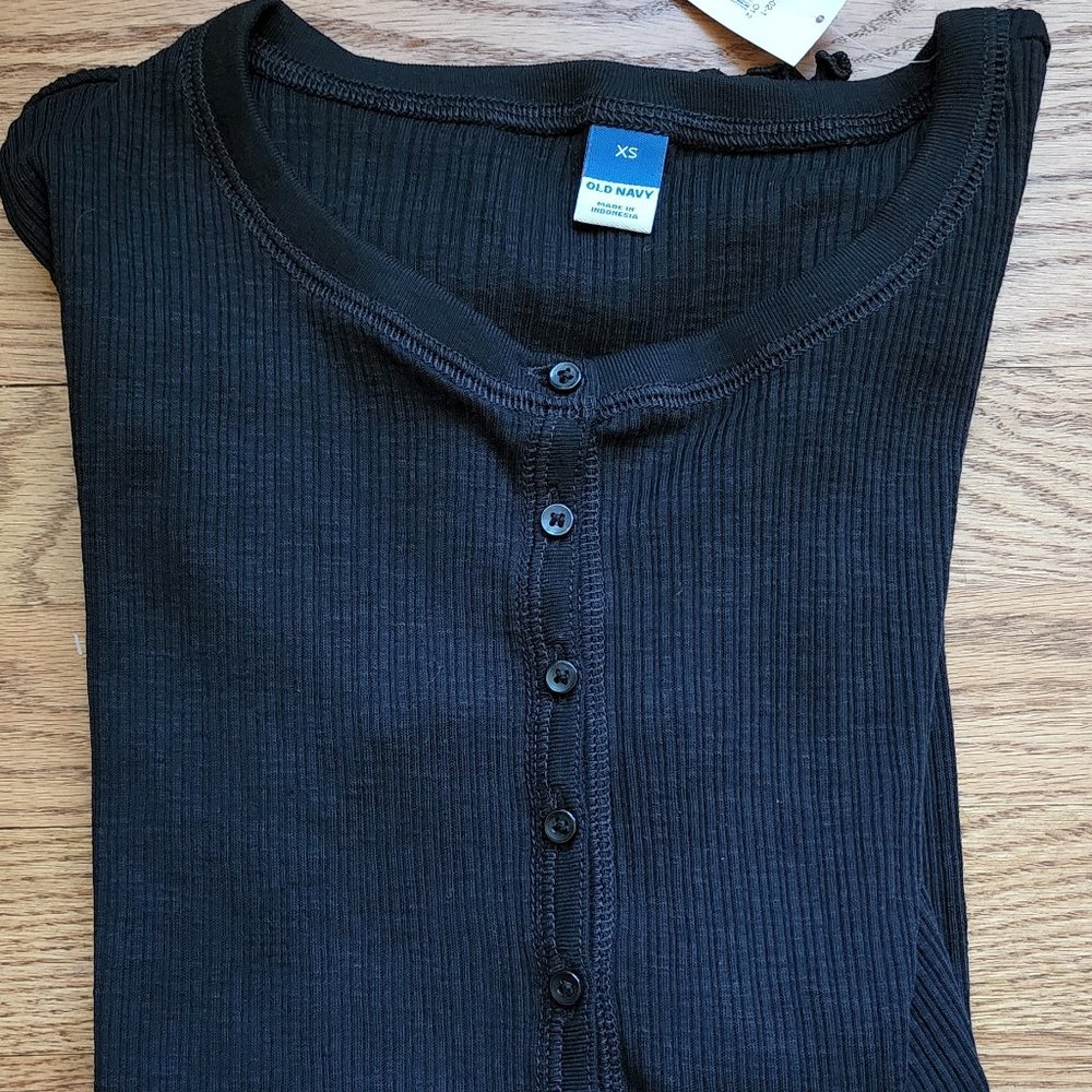 A long sleeve black shirt